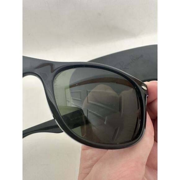 Ray Ban RB 2132 New Wayfarer Sunglasses-Black With Case - Picture 9 of 10